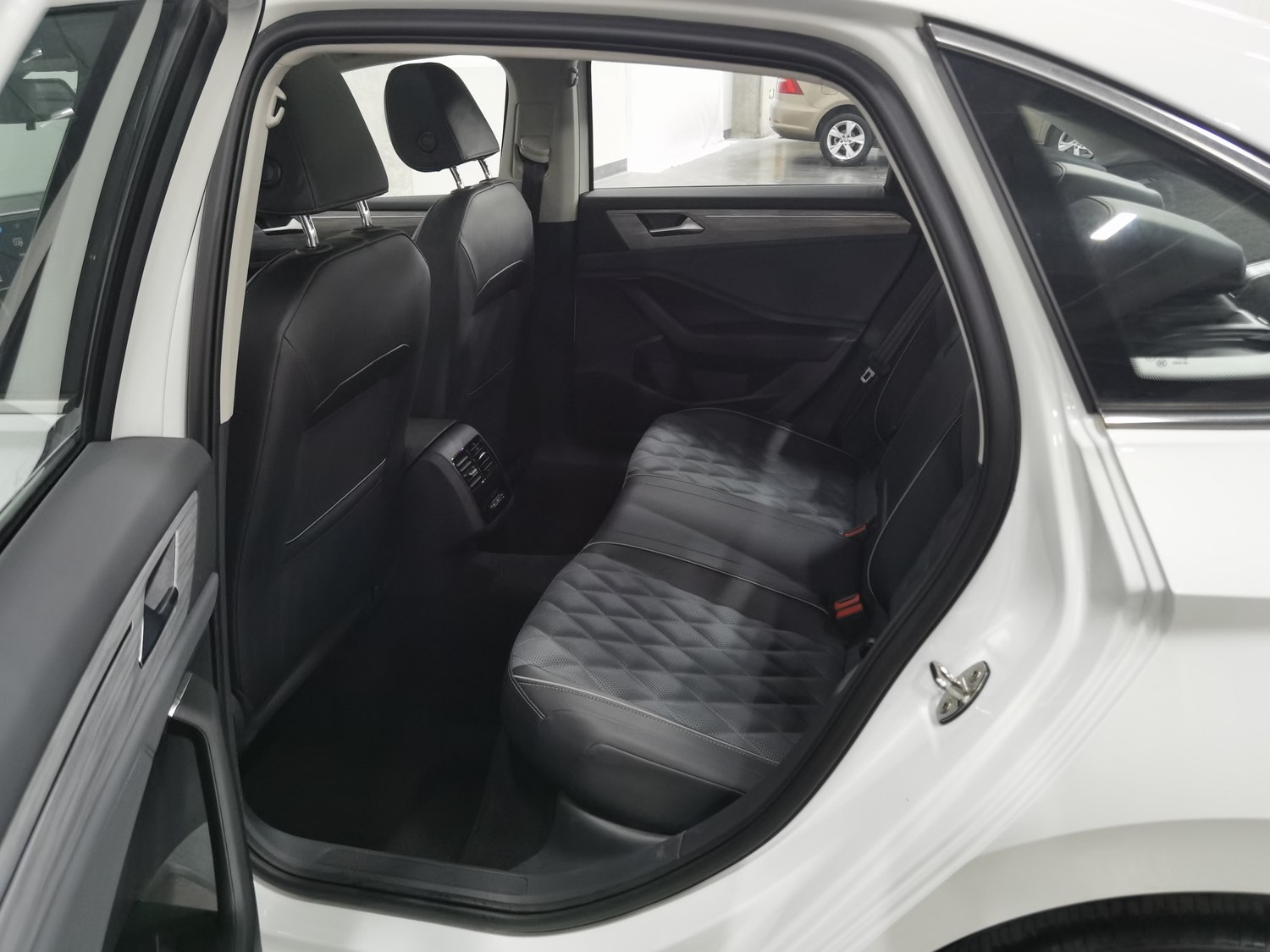 Used Volkswagen Sagitar 2024 1.5 AT