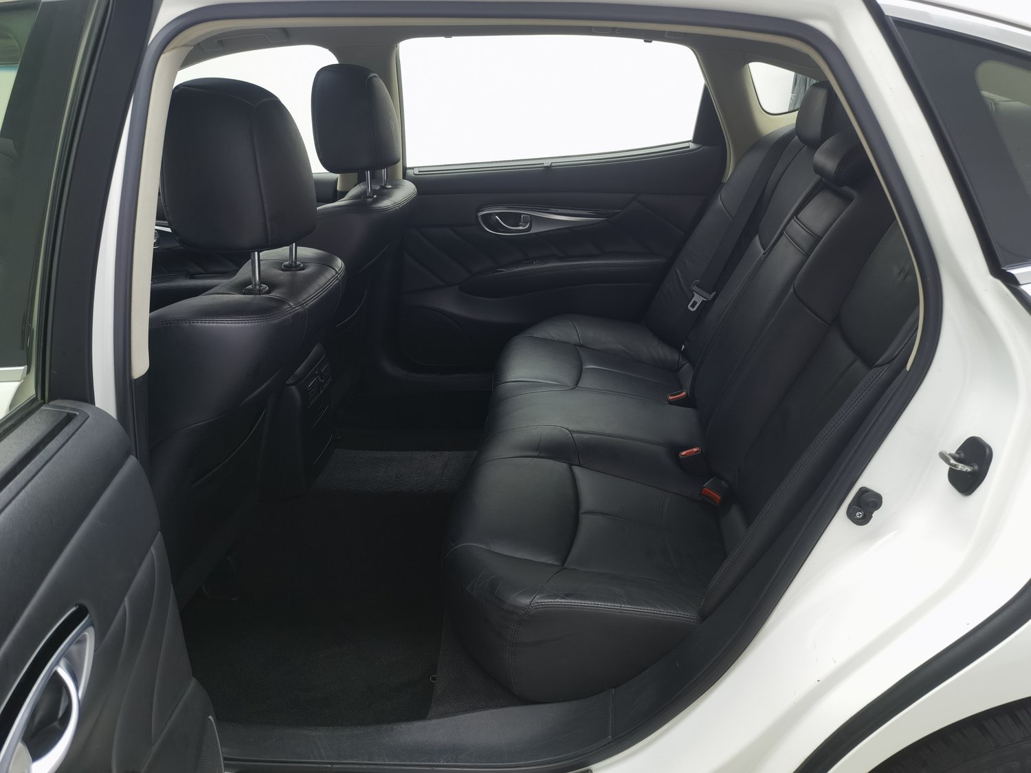 Used Infiniti Q70 2017 2.5 AT