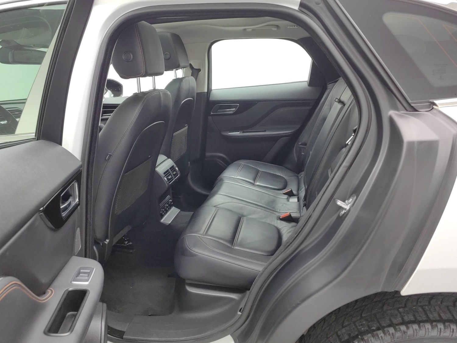 Used Jaguar F-PACE 2016 2.0 AT