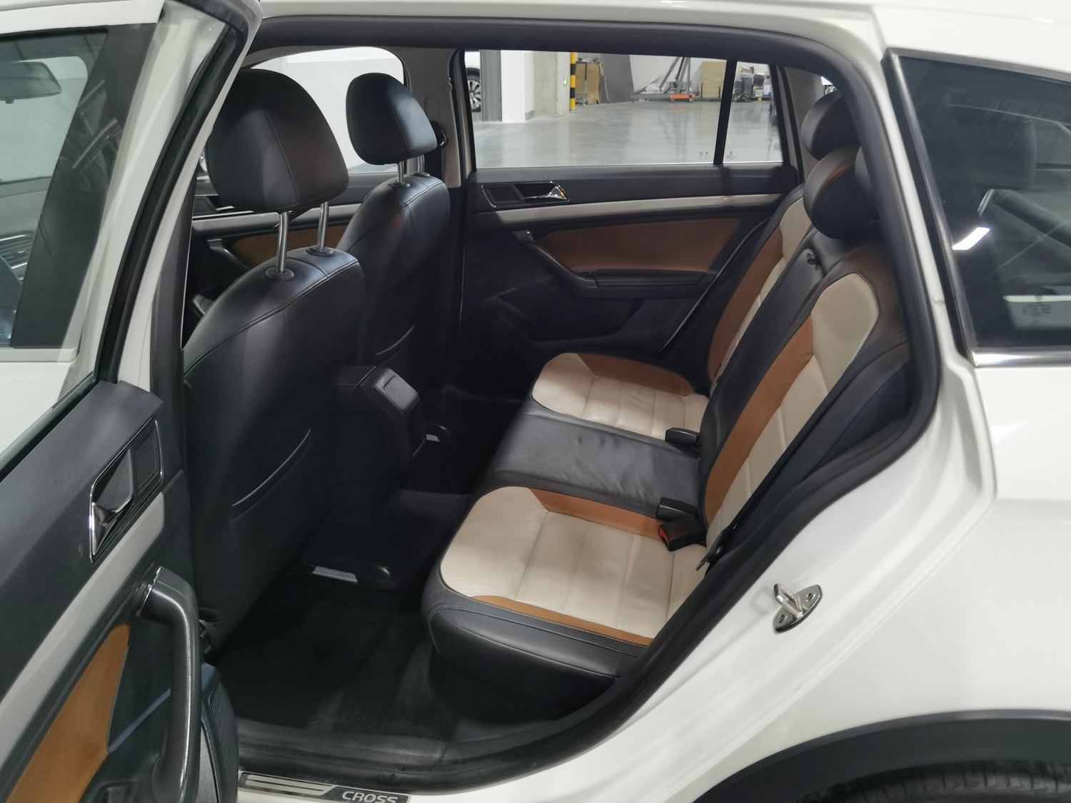 Used Volkswagen Gran Lavida (Cross) 2016 1.6 AT