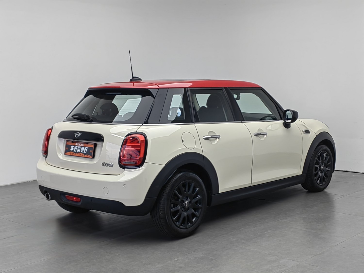 Used MINI MINI 2020 1.5 AT