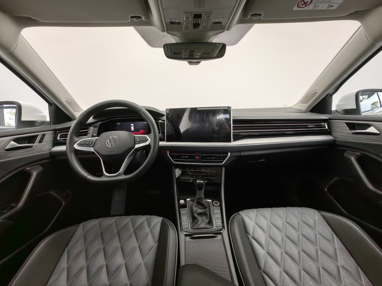 Used Volkswagen Sagitar 2023 1.2 AT