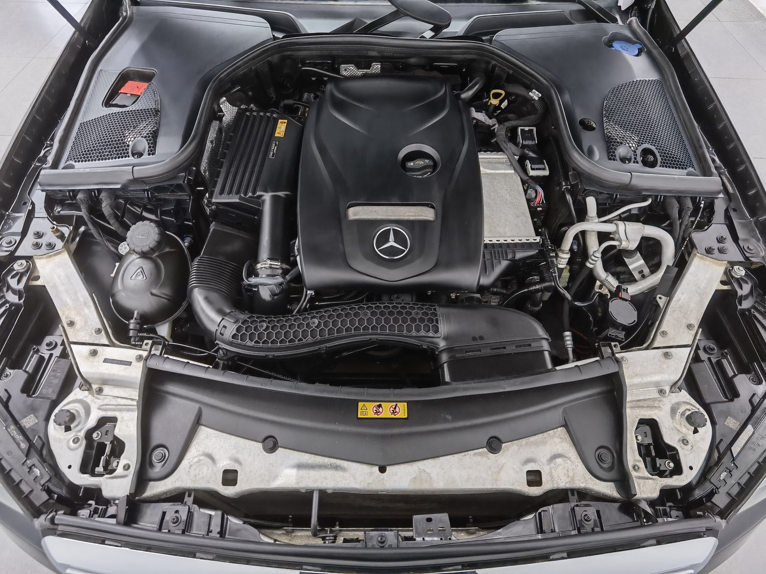 Used Mercedes-Benz E-Class 2017 2.0 AT