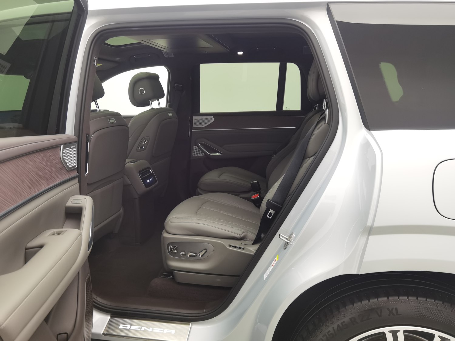 Used Denza N9 2025 2.0 AT