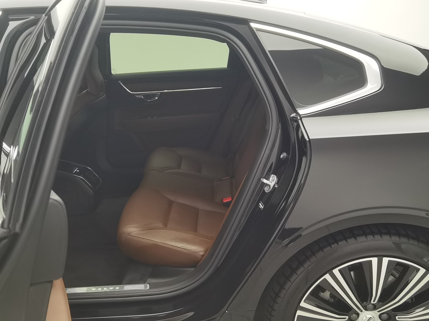 Used Volvo S90 2025 2.0 AT