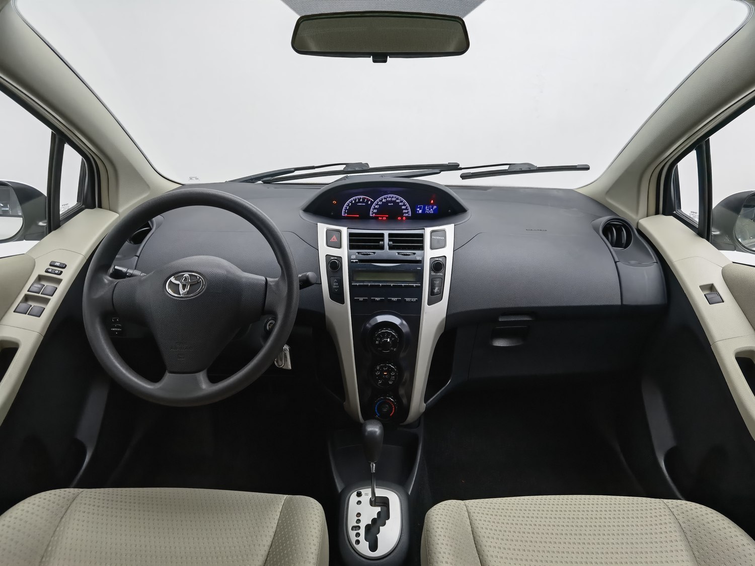 Used Toyota Yaris 2011 1.6 AT