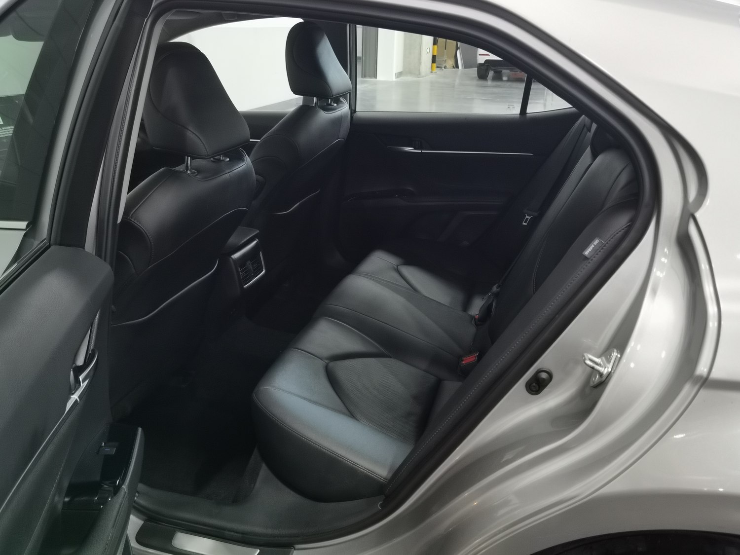 Used Toyota Camry 2021 2.0 AT