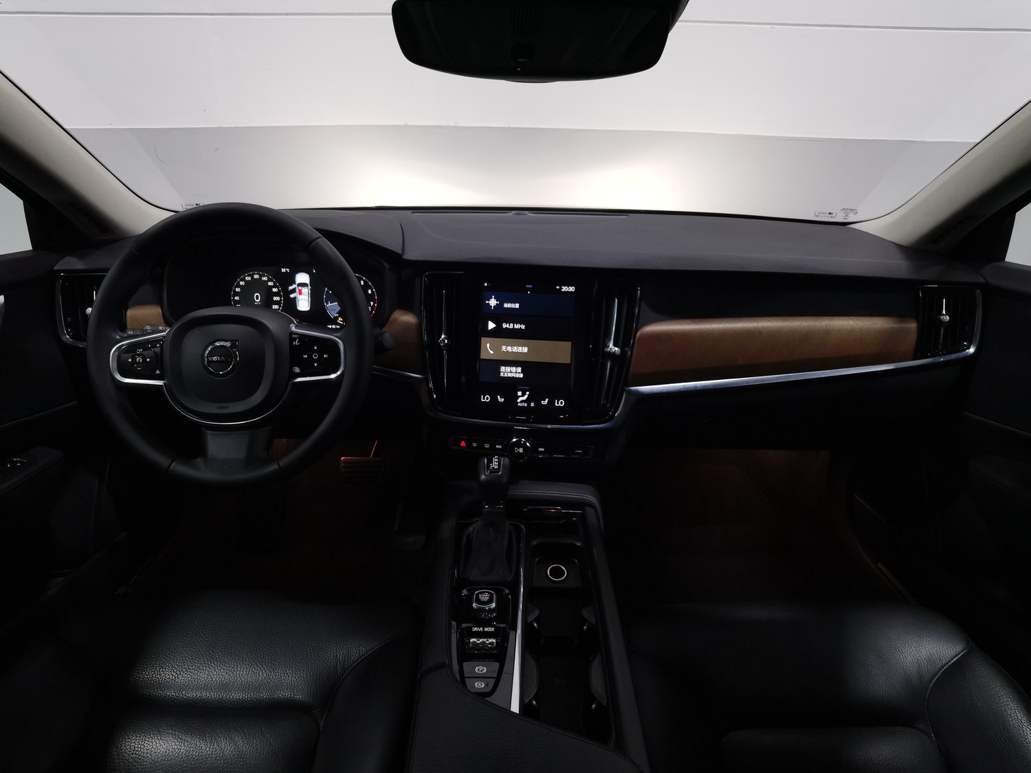 Used Volvo S90 2017 2.0 AT