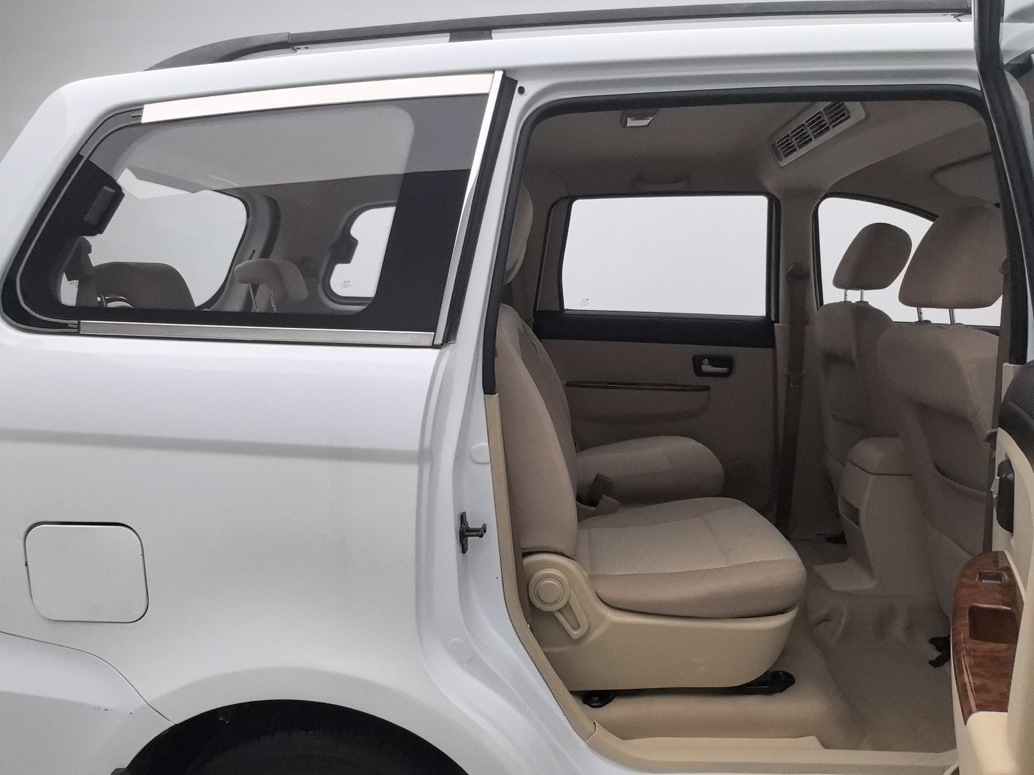 Used Dongfeng Fengon 330 2014 1.5 MT