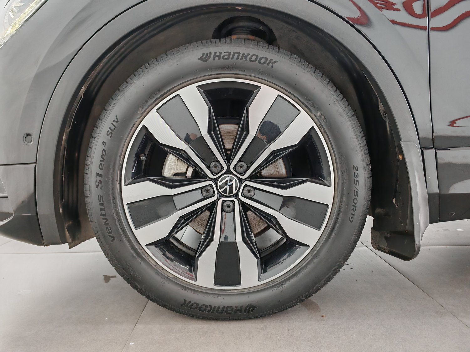 Used Volkswagen Tiguan L 2023 2.0 AT