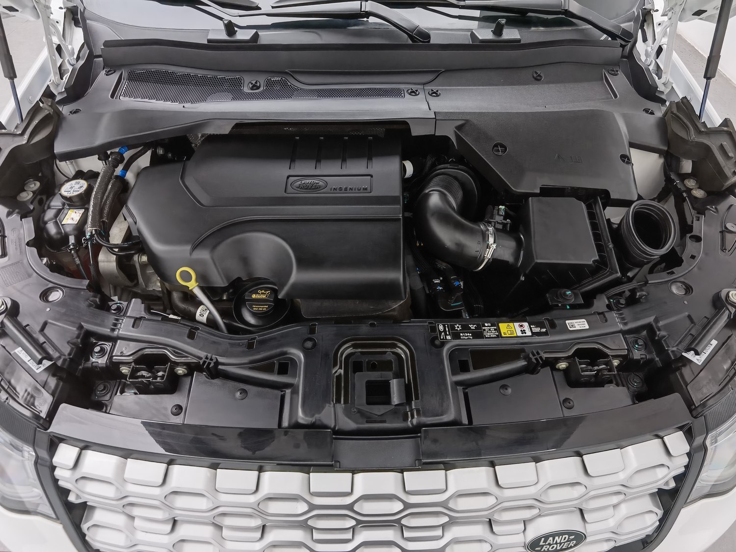 Used Land Rover Discovery 2022 2.0 AT