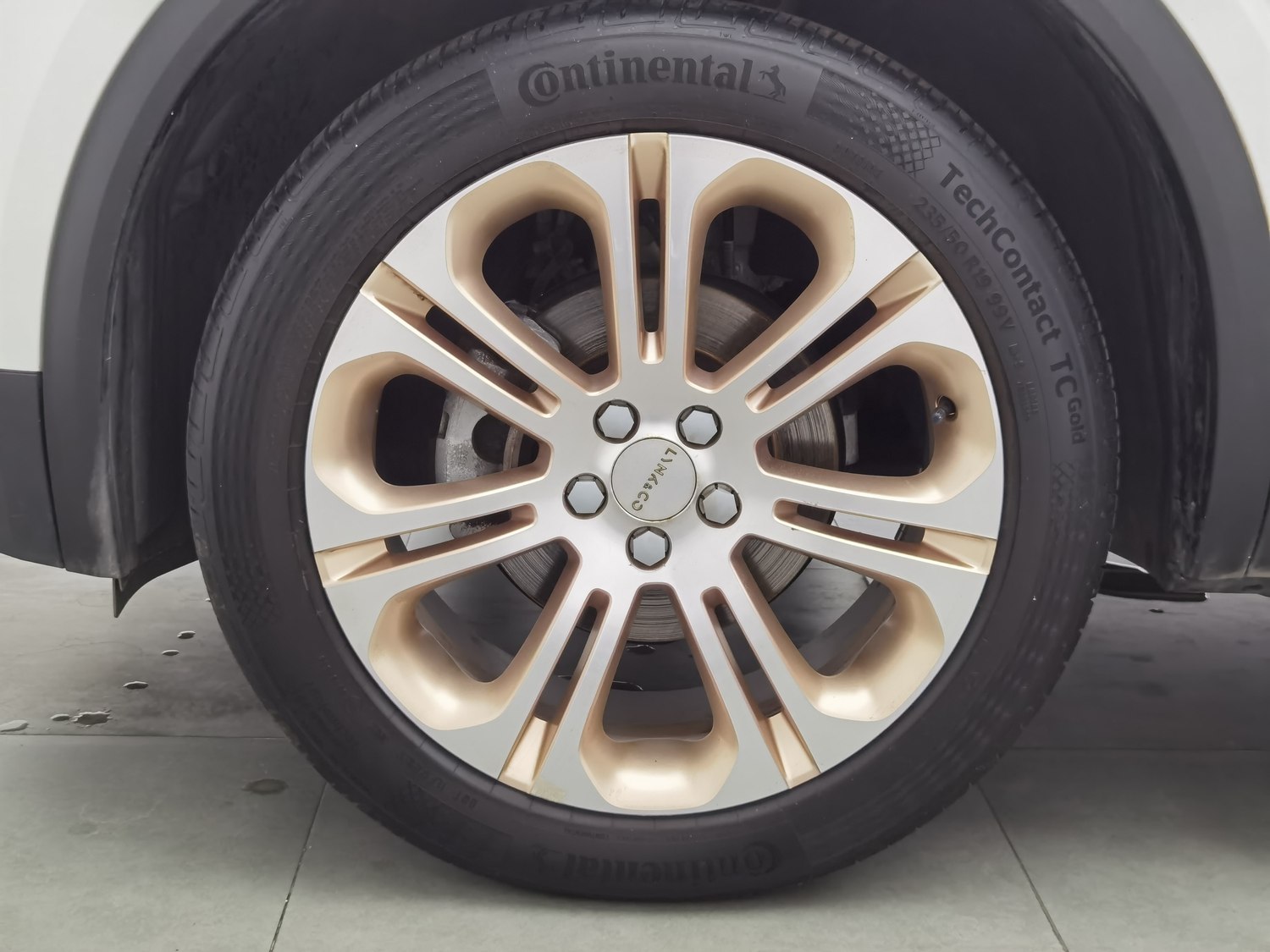 Used Lynk & Co 01 2017 2.0 AT