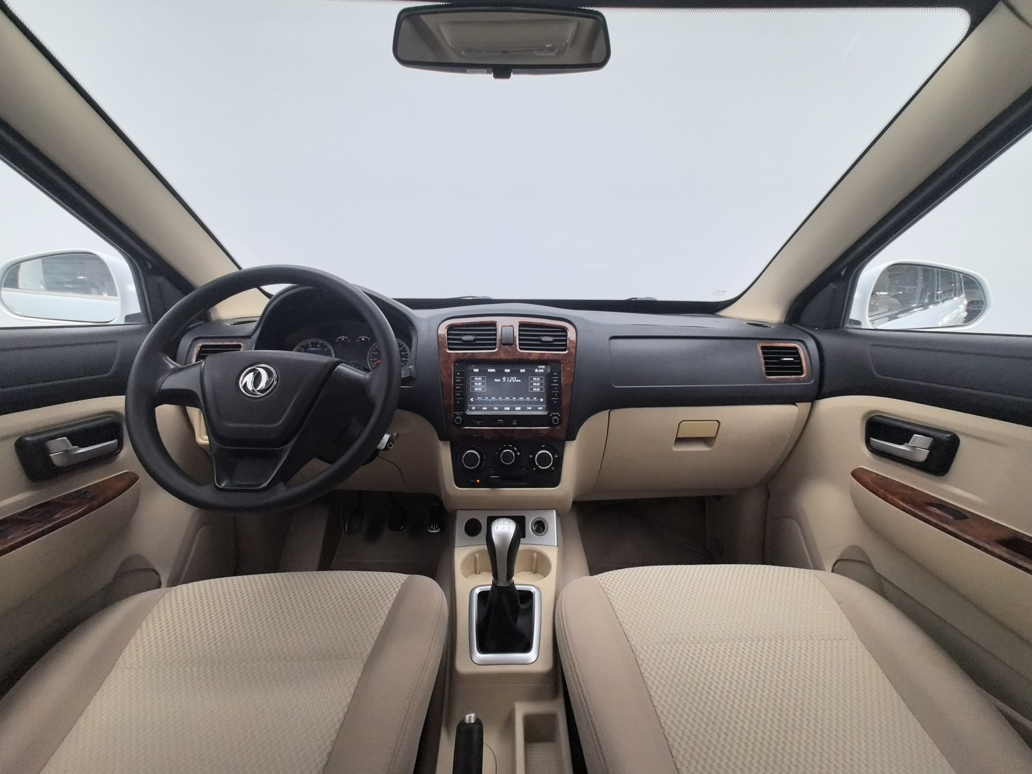 Used Dongfeng Fengon 330 2014 1.5 MT