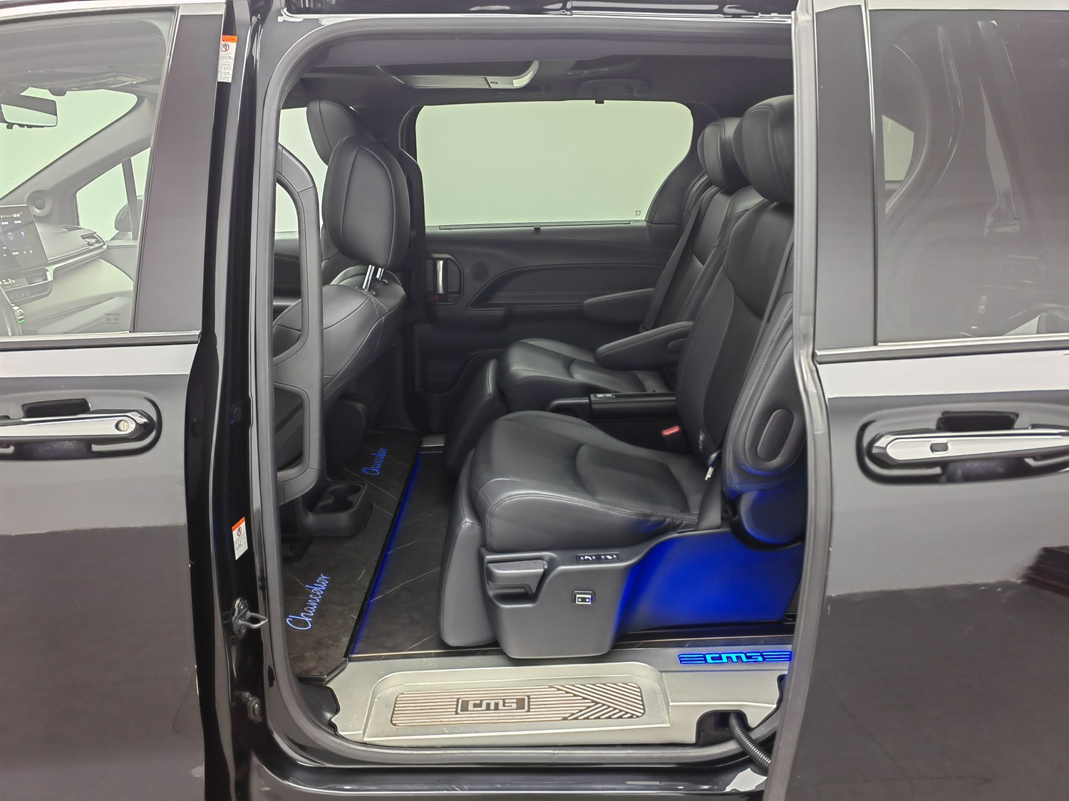 Used Toyota Granvia 2022 2.5 AT