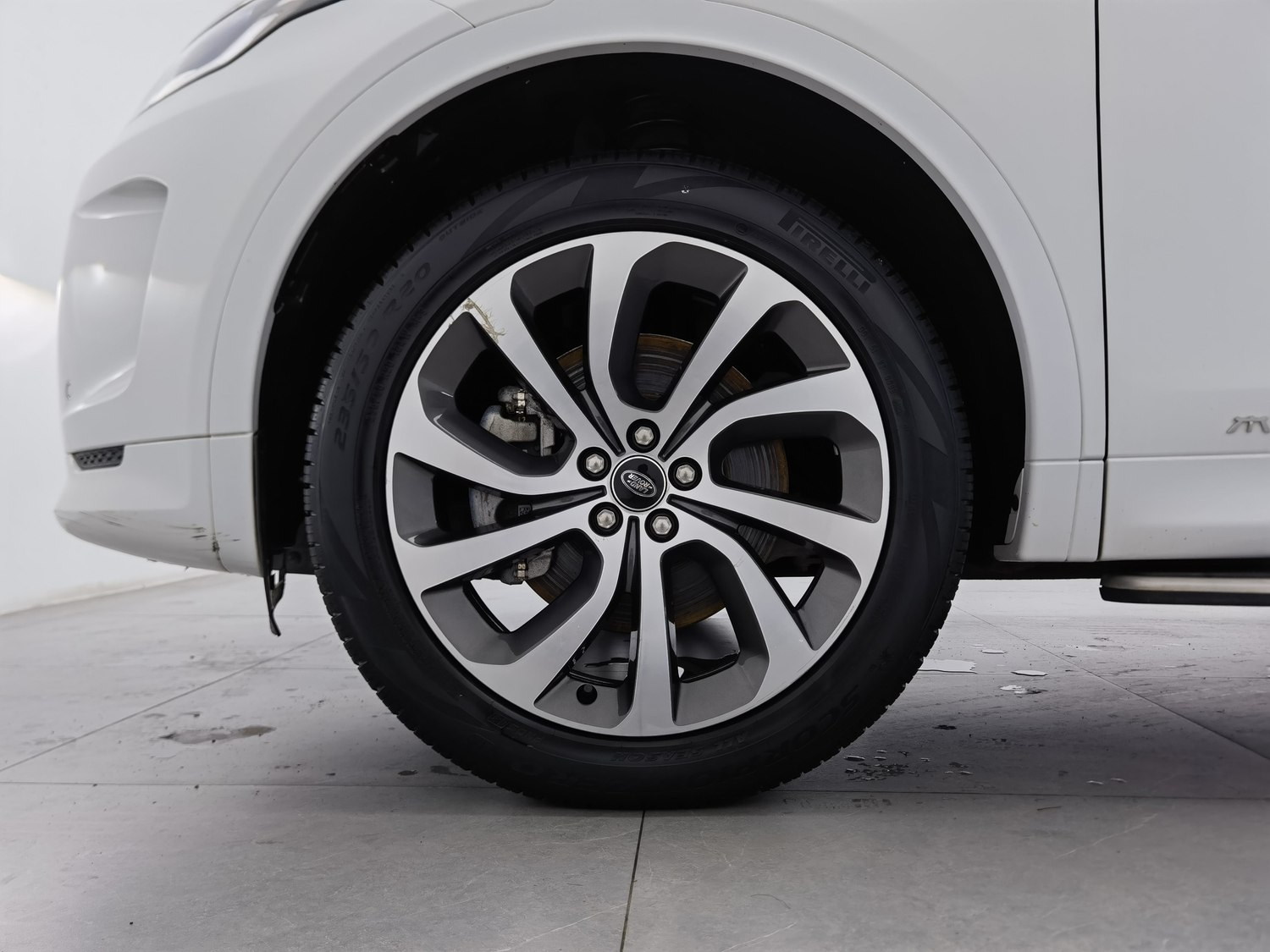 Used Land Rover Discovery 2022 2.0 AT
