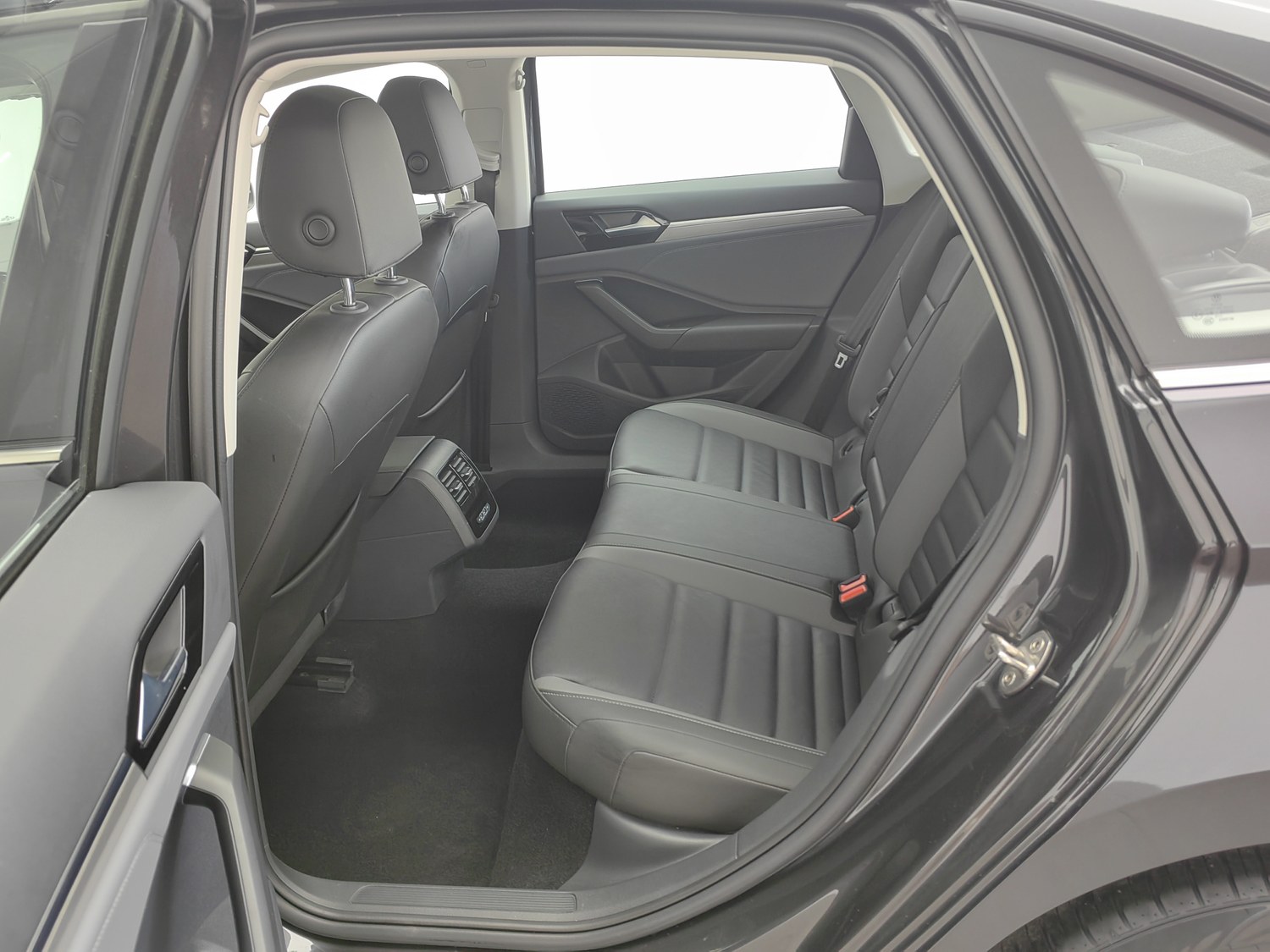 Used Volkswagen Sagitar 2022 1.4 AT