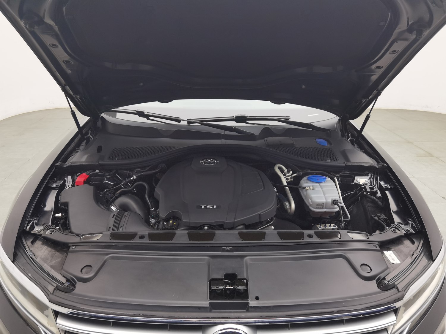 Used Volkswagen Phideon 2018 2.0 AT