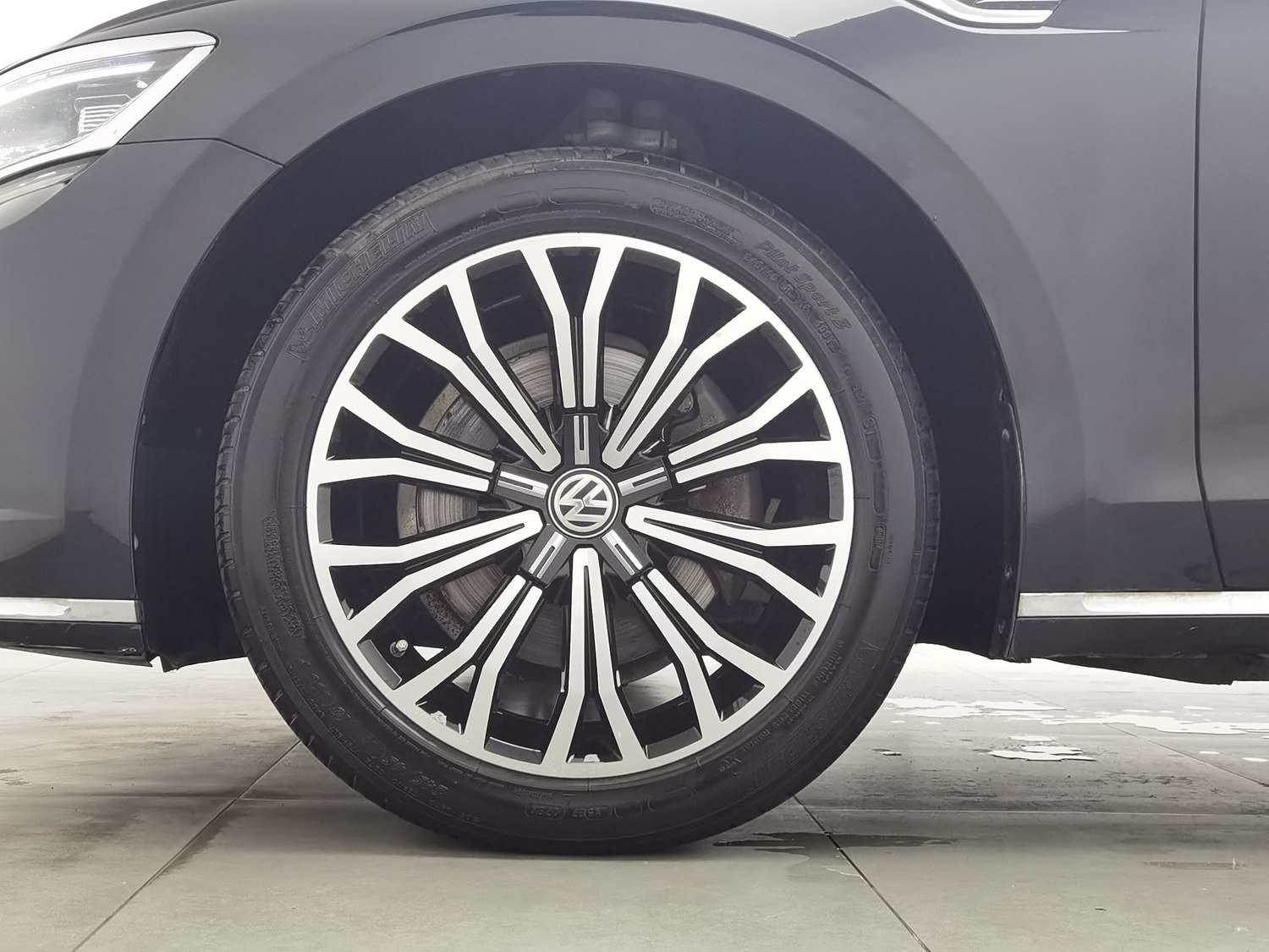 Used Volkswagen Phideon 2018 2.0 AT