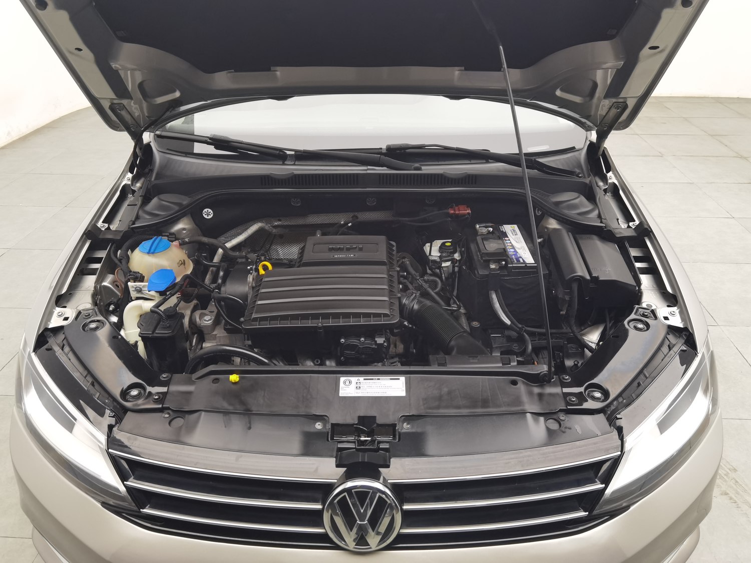 Used Volkswagen Sagitar 2018 1.6 AT