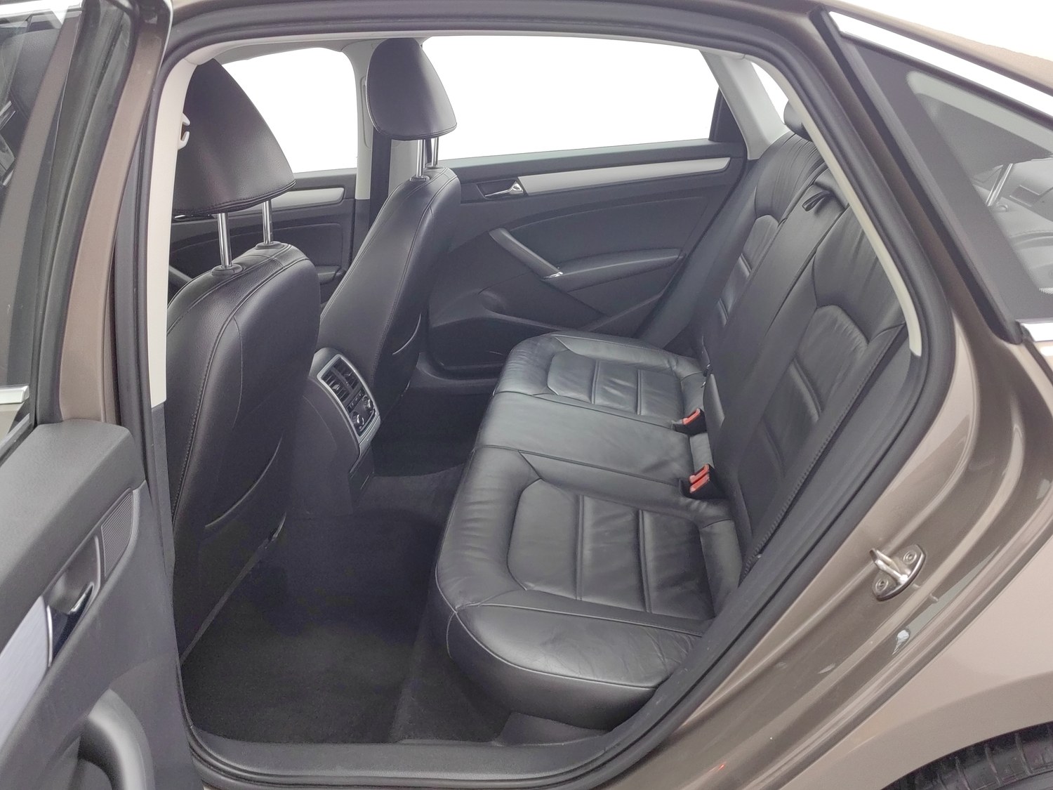 Used Volkswagen Passat 2015 1.8 AT