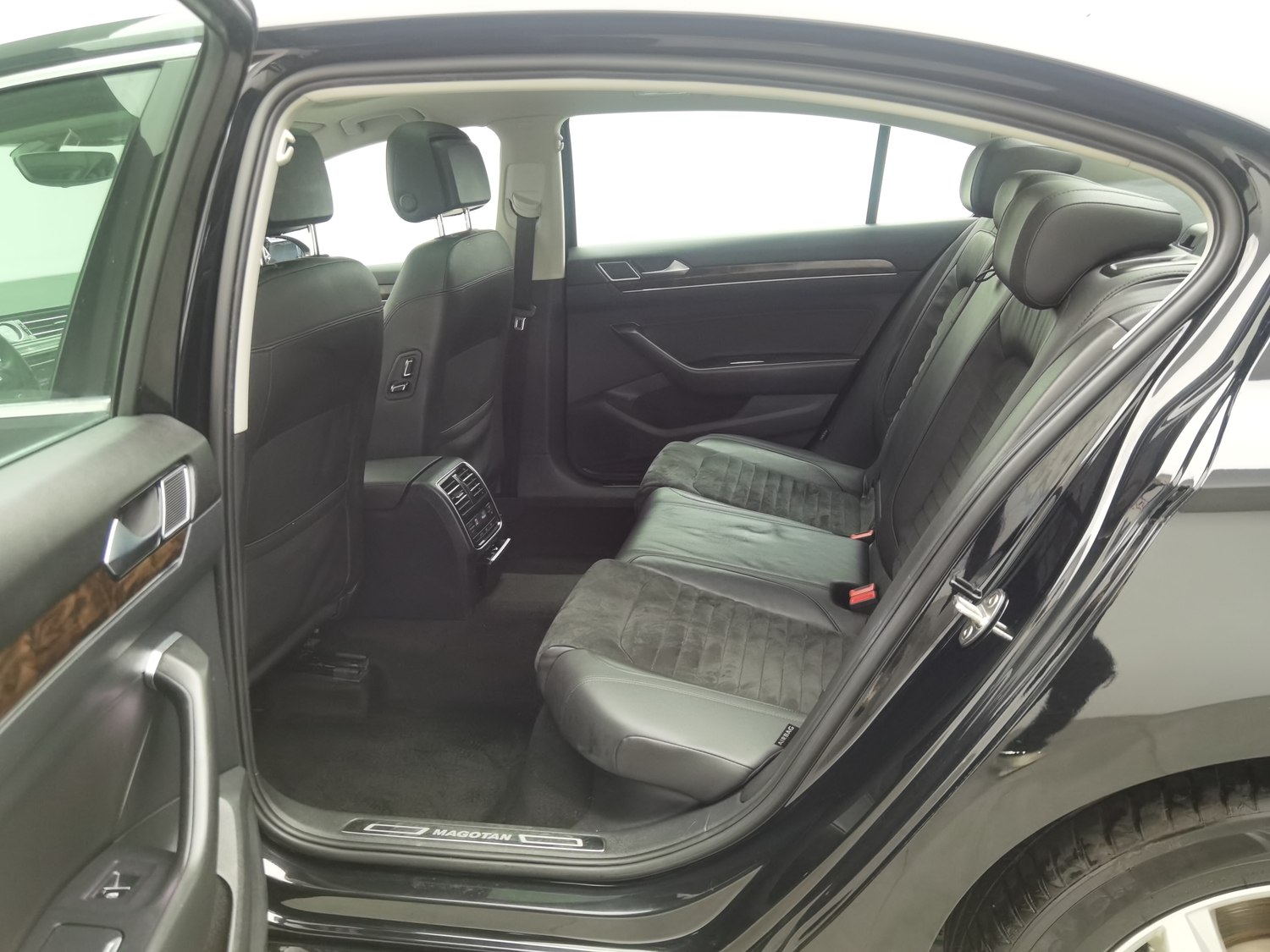 Используемый Volkswagen Magotan 2018 1.8 AT