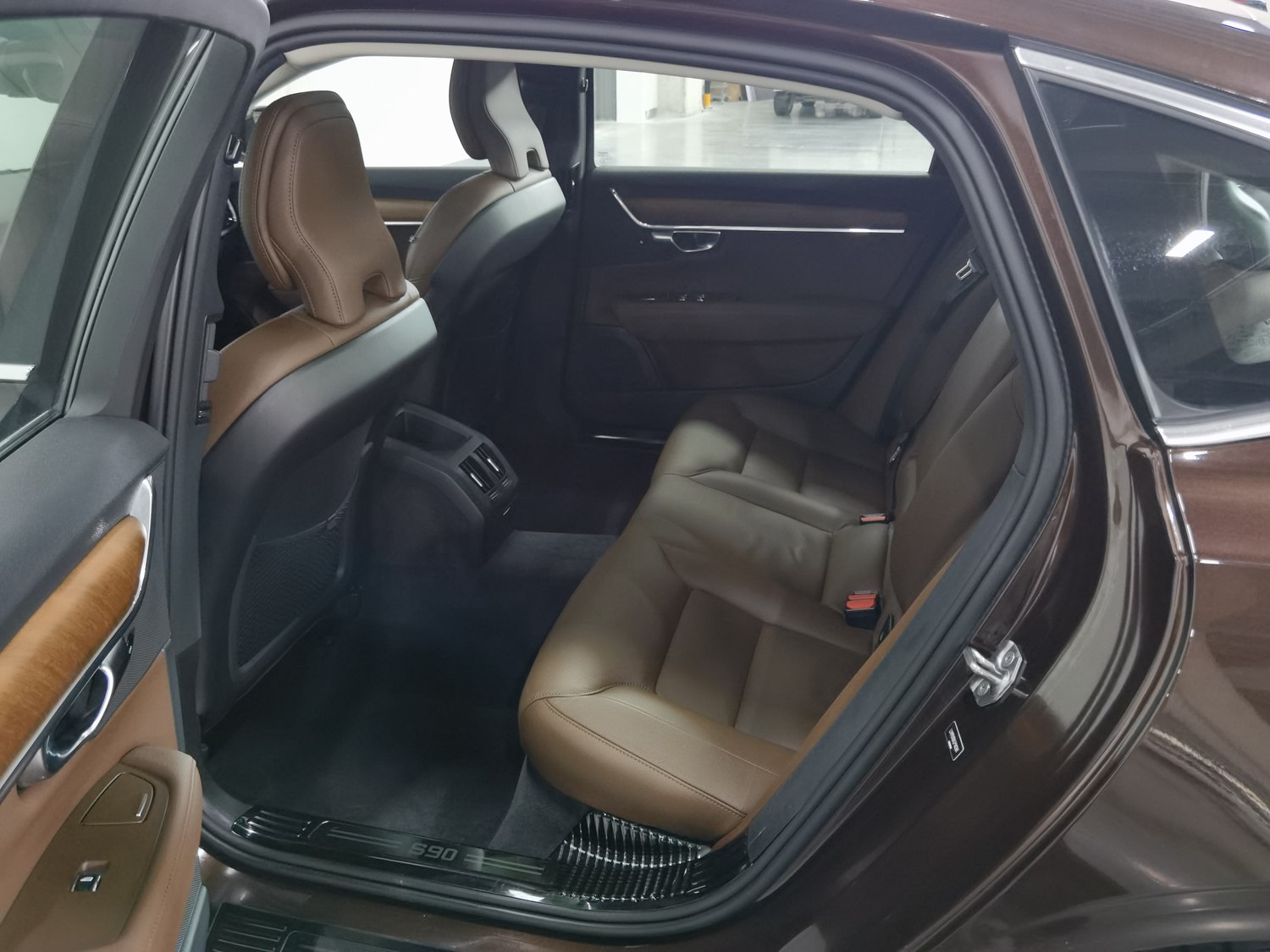 Used Volvo S90 2020 2.0 AT