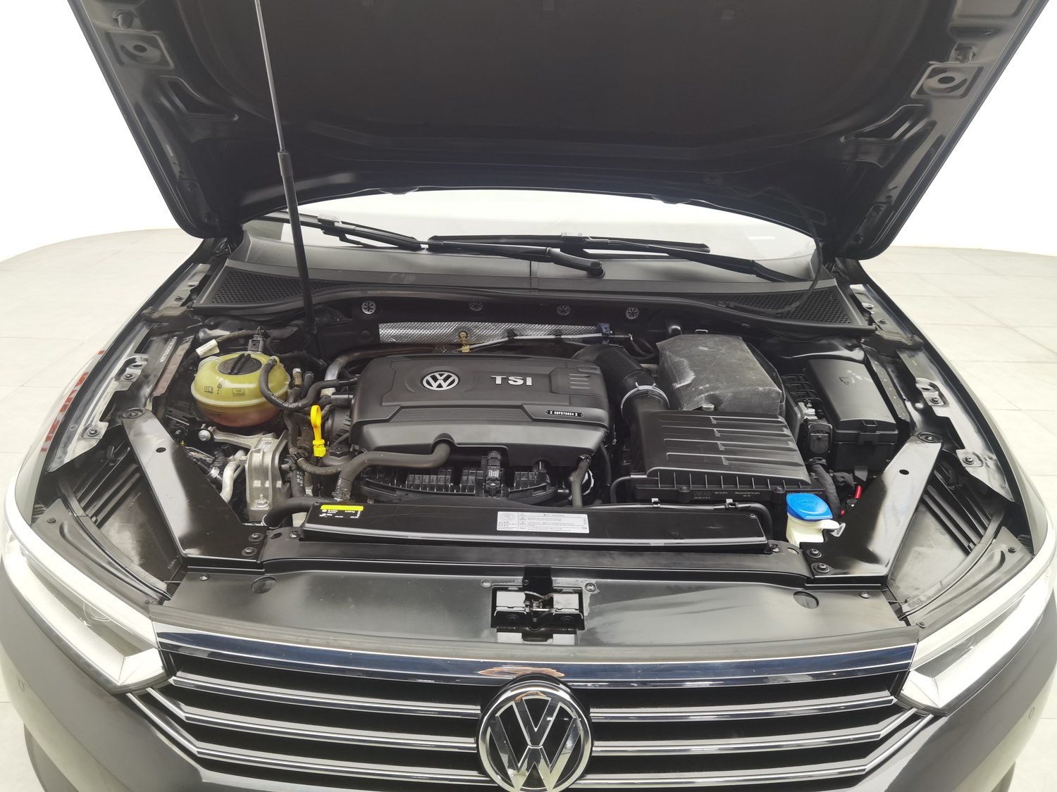 Используемый Volkswagen Magotan 2018 1.8 AT