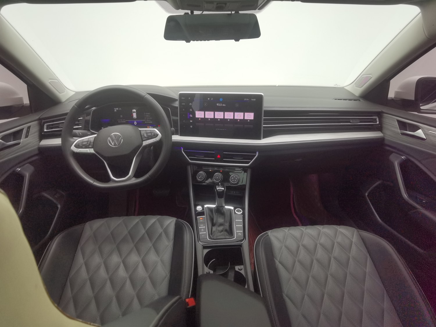 Used Volkswagen Sagitar 2023 1.4 AT
