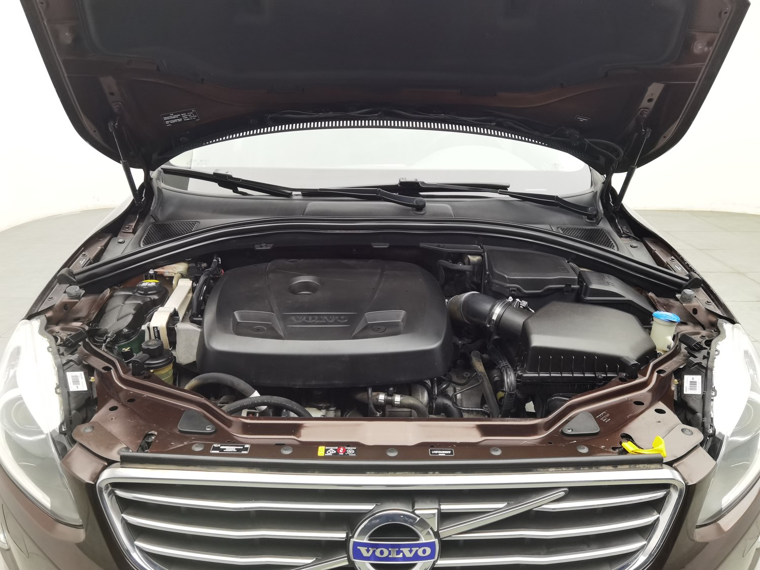 Used Volvo XC60 2017 2.0 AT