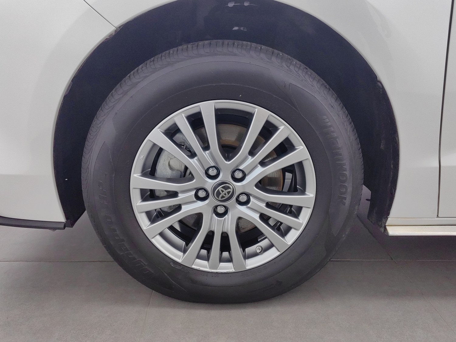 Used Toyota Sienna 2021 2.5 AT