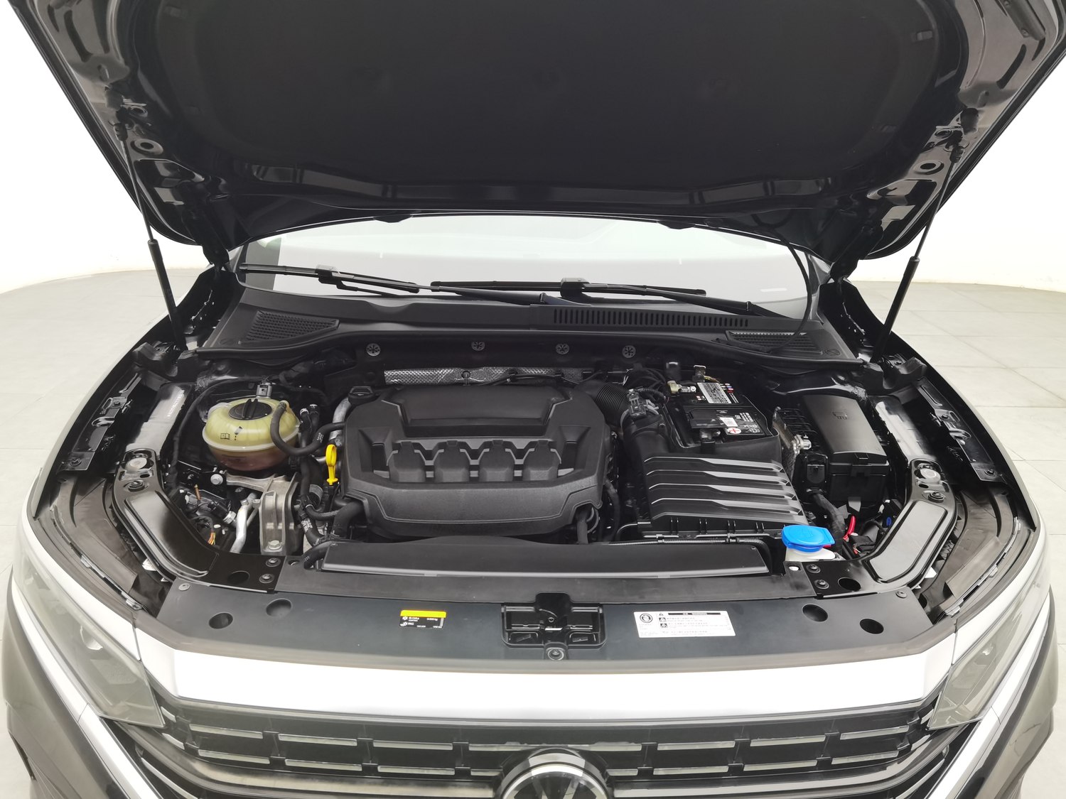 Used Volkswagen Passat 2023 2.0 AT