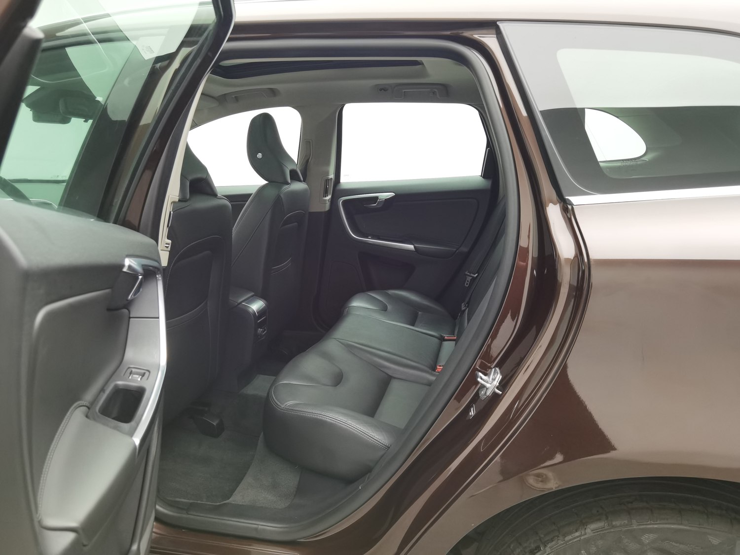Used Volvo XC60 2017 2.0 AT