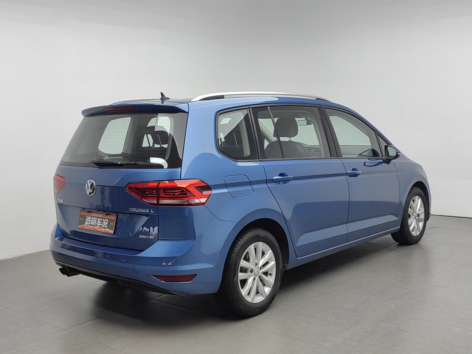 Used Volkswagen Touran 2018 1.4 AT