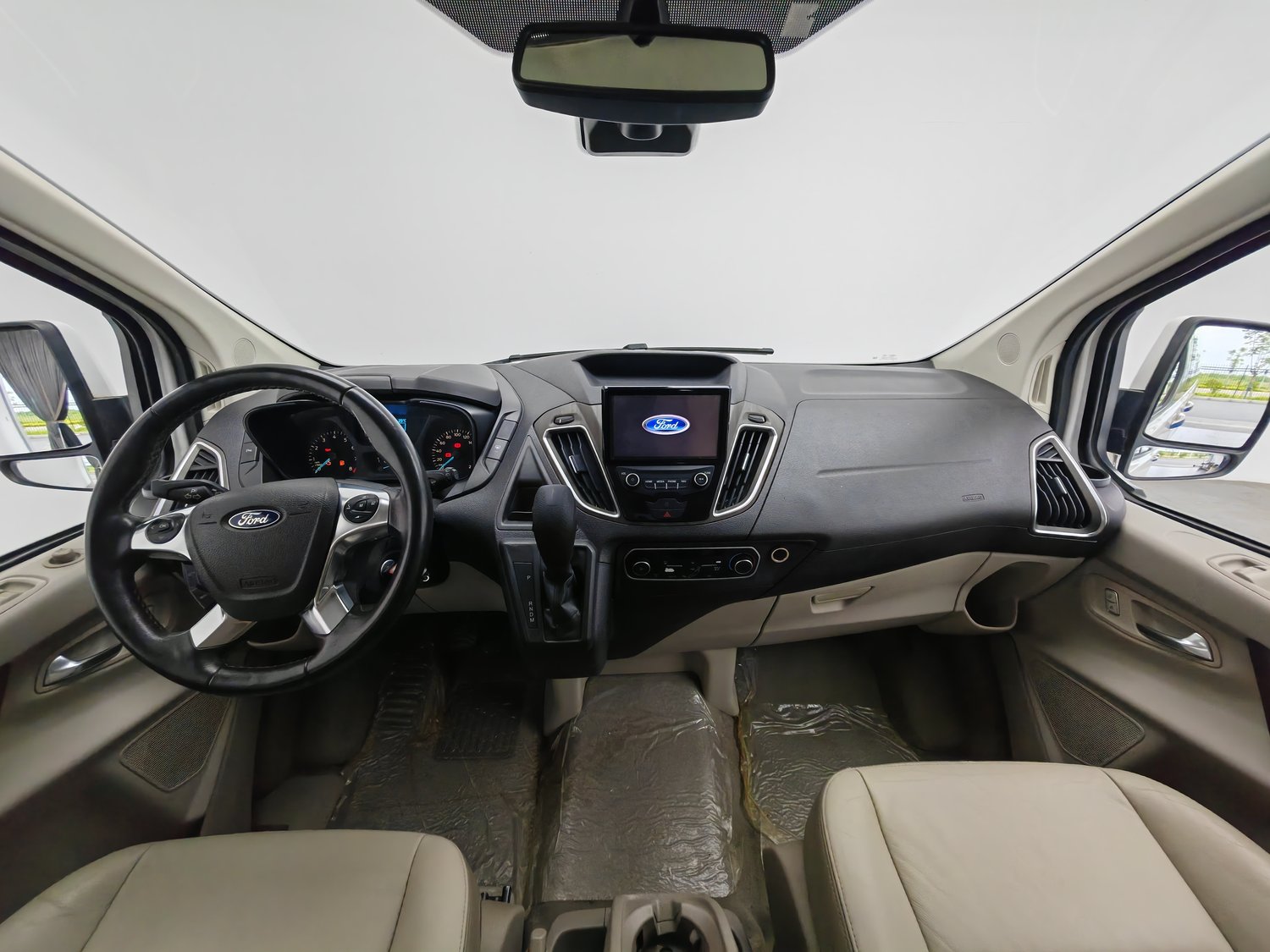 Used Ford Tourneo 2017 2.0 AT