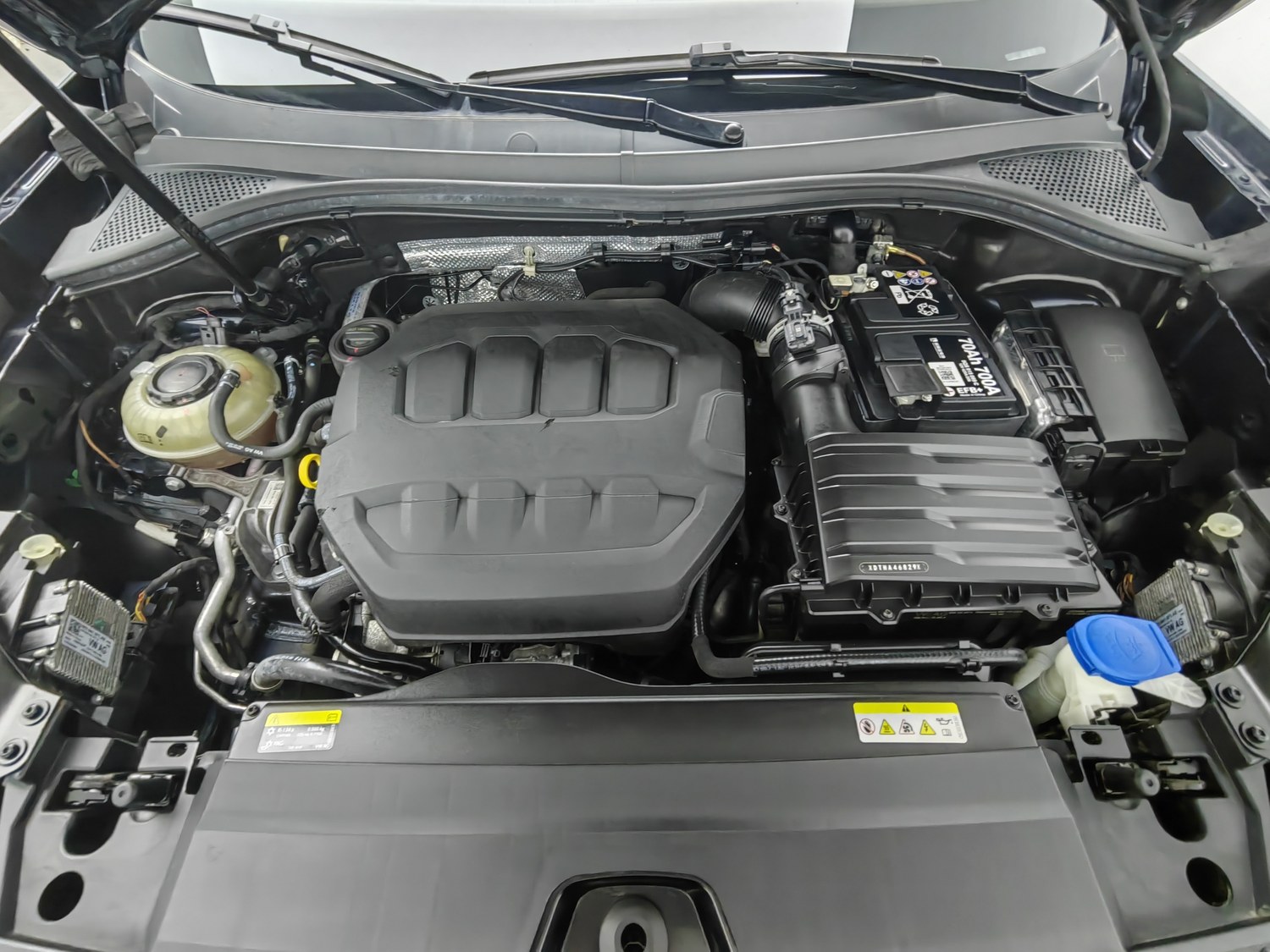 Used Volkswagen Tayron X 2023 2.0 AT