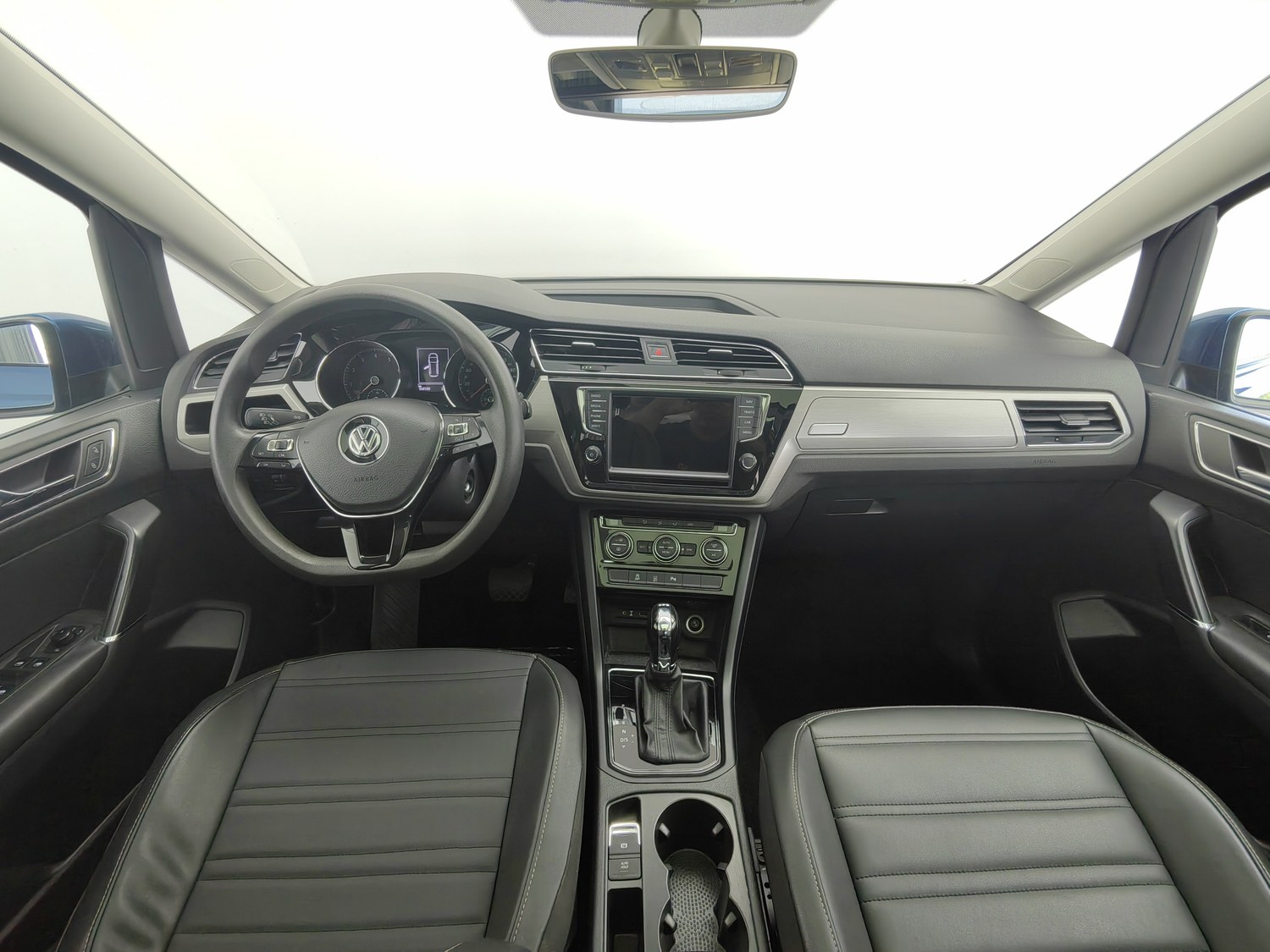 Used Volkswagen Touran 2018 1.4 AT