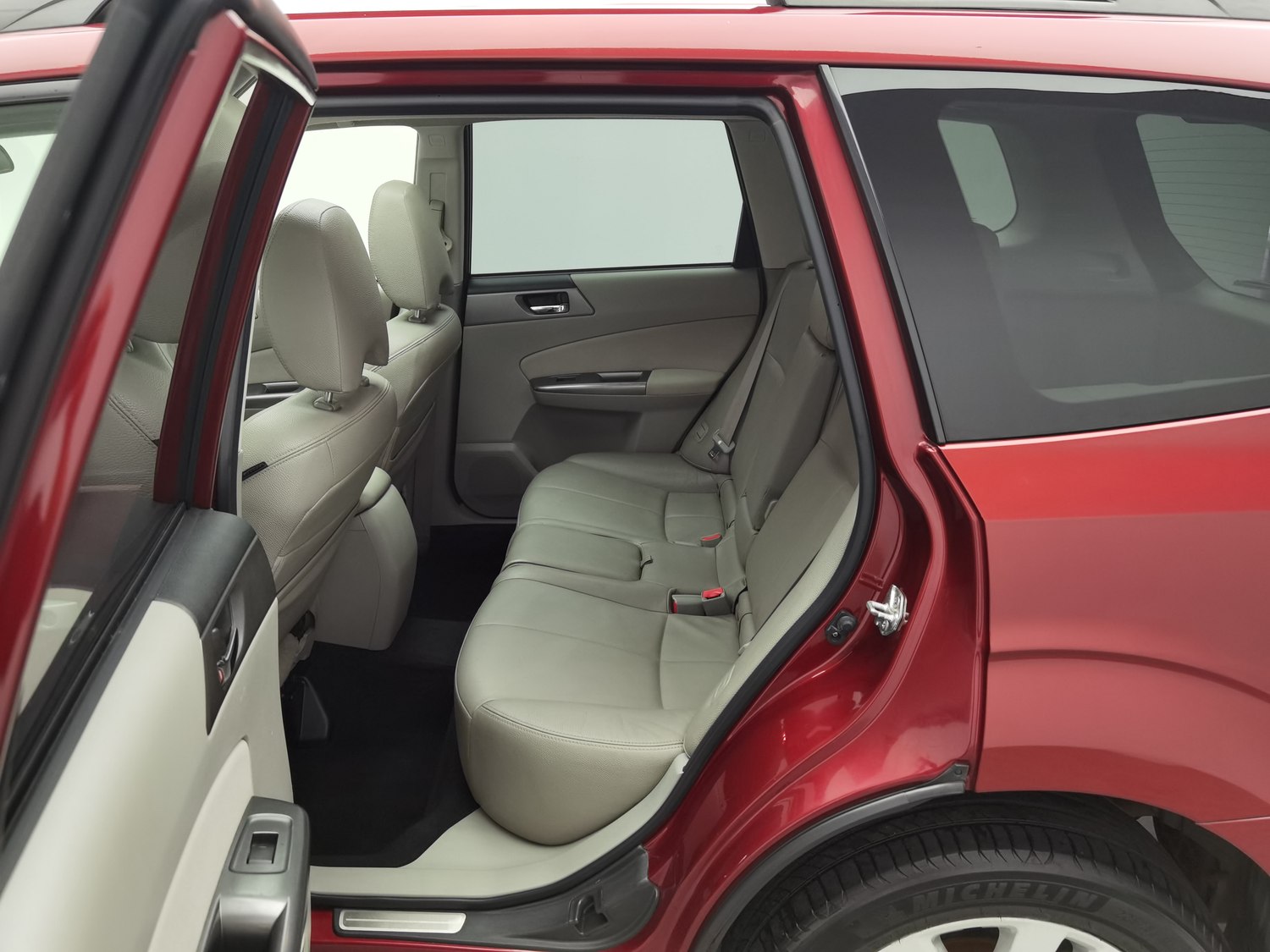 Used Subaru Forester 2011 2.5 AT