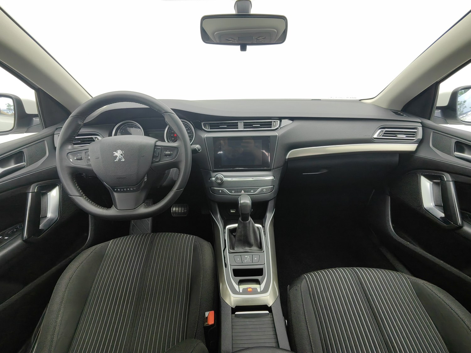 Used Peugeot 408 2015 1.2 AT