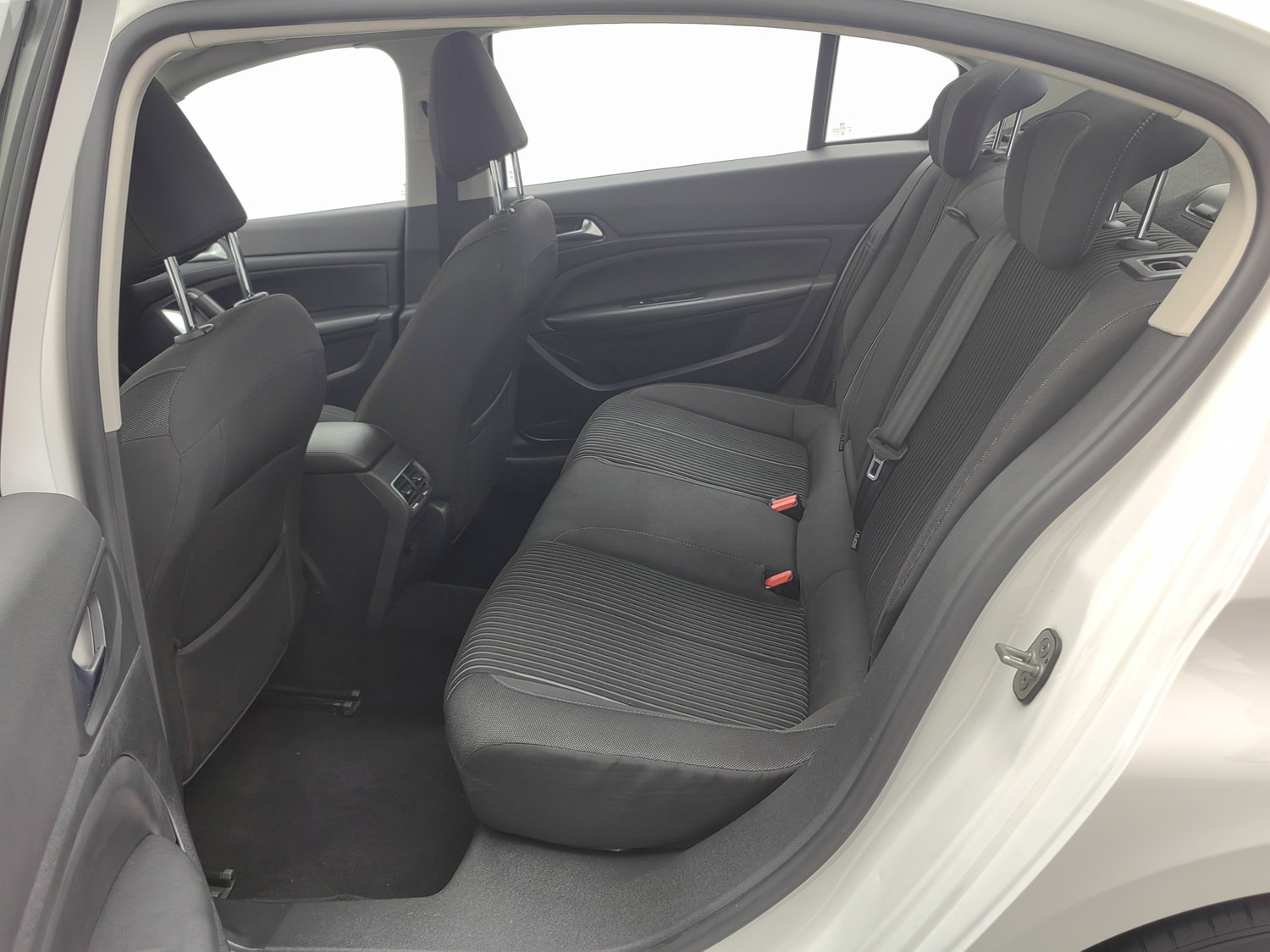 Used Peugeot 408 2015 1.2 AT
