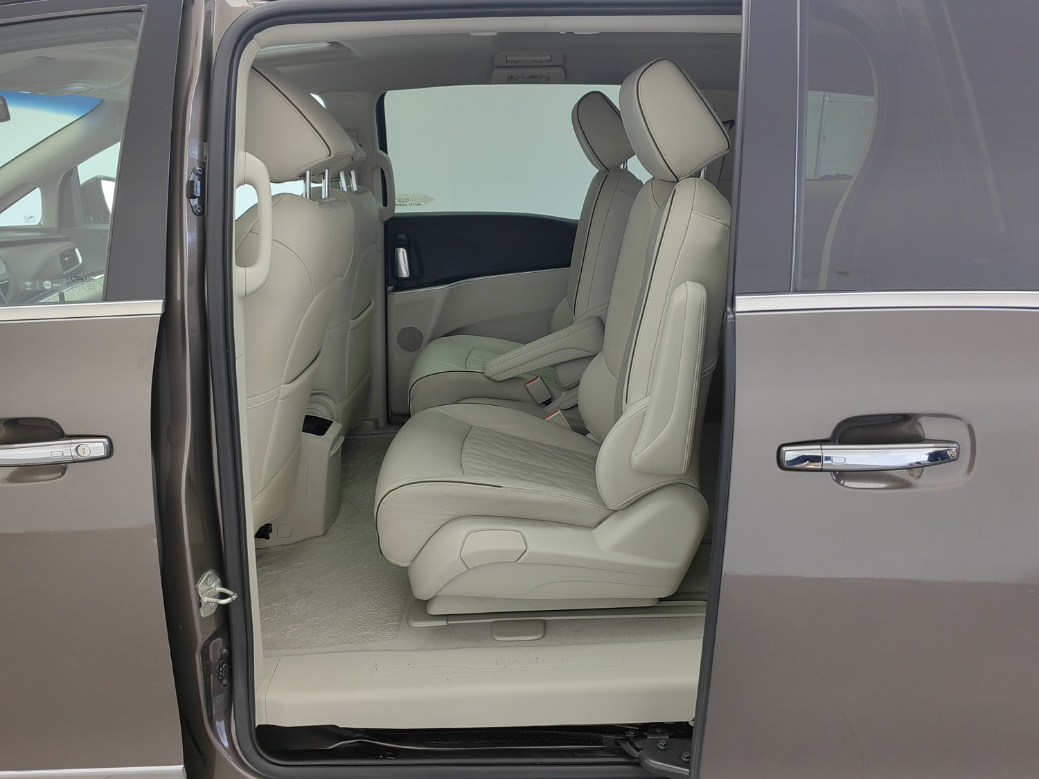 Used Buick GL8 2022 2.0 AT
