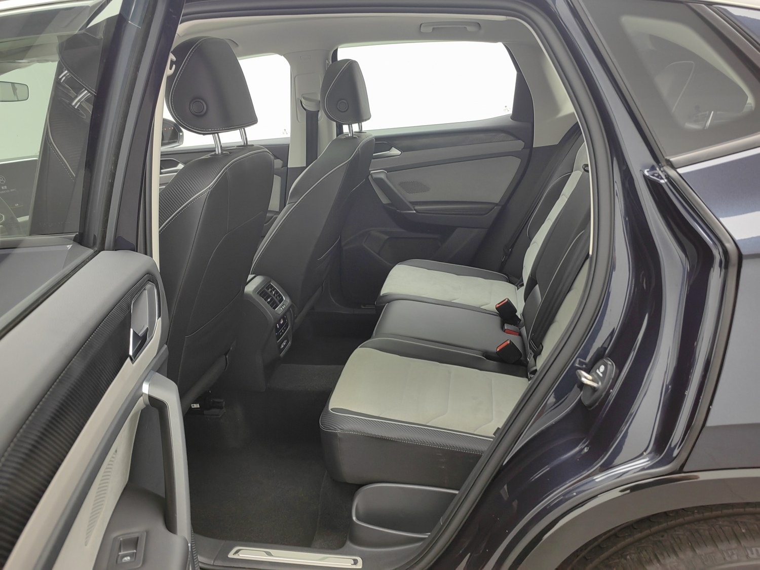 Used Volkswagen Tayron X 2023 2.0 AT