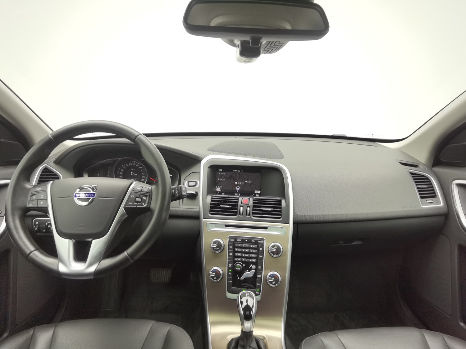 Used Volvo XC60 2017 2.0 AT
