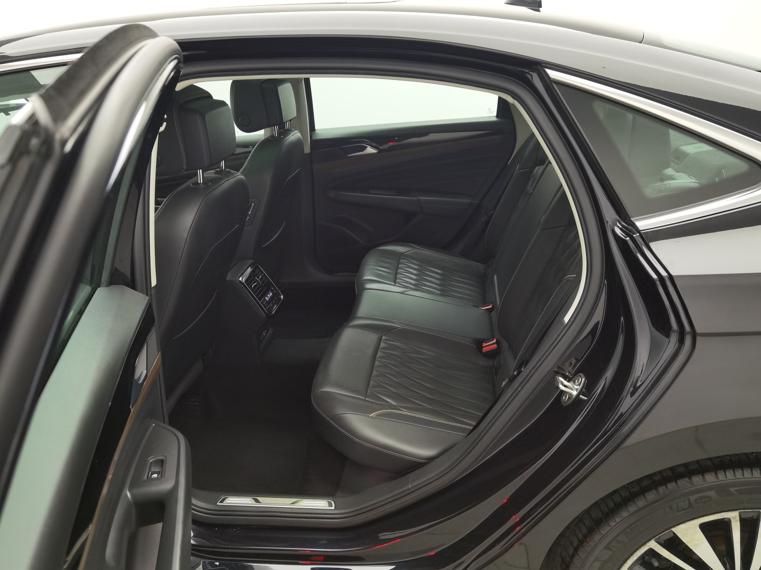 Used Volkswagen Passat 2020 2.0 AT