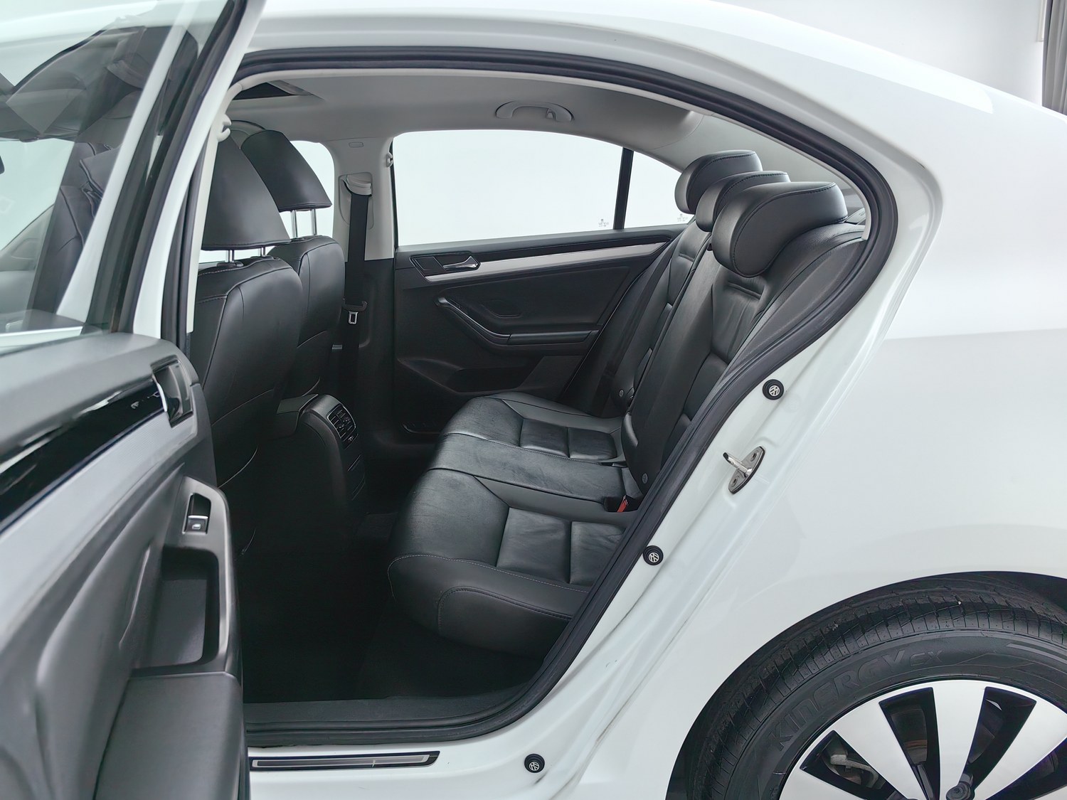 Used Volkswagen Sagitar 2018 1.6 AT