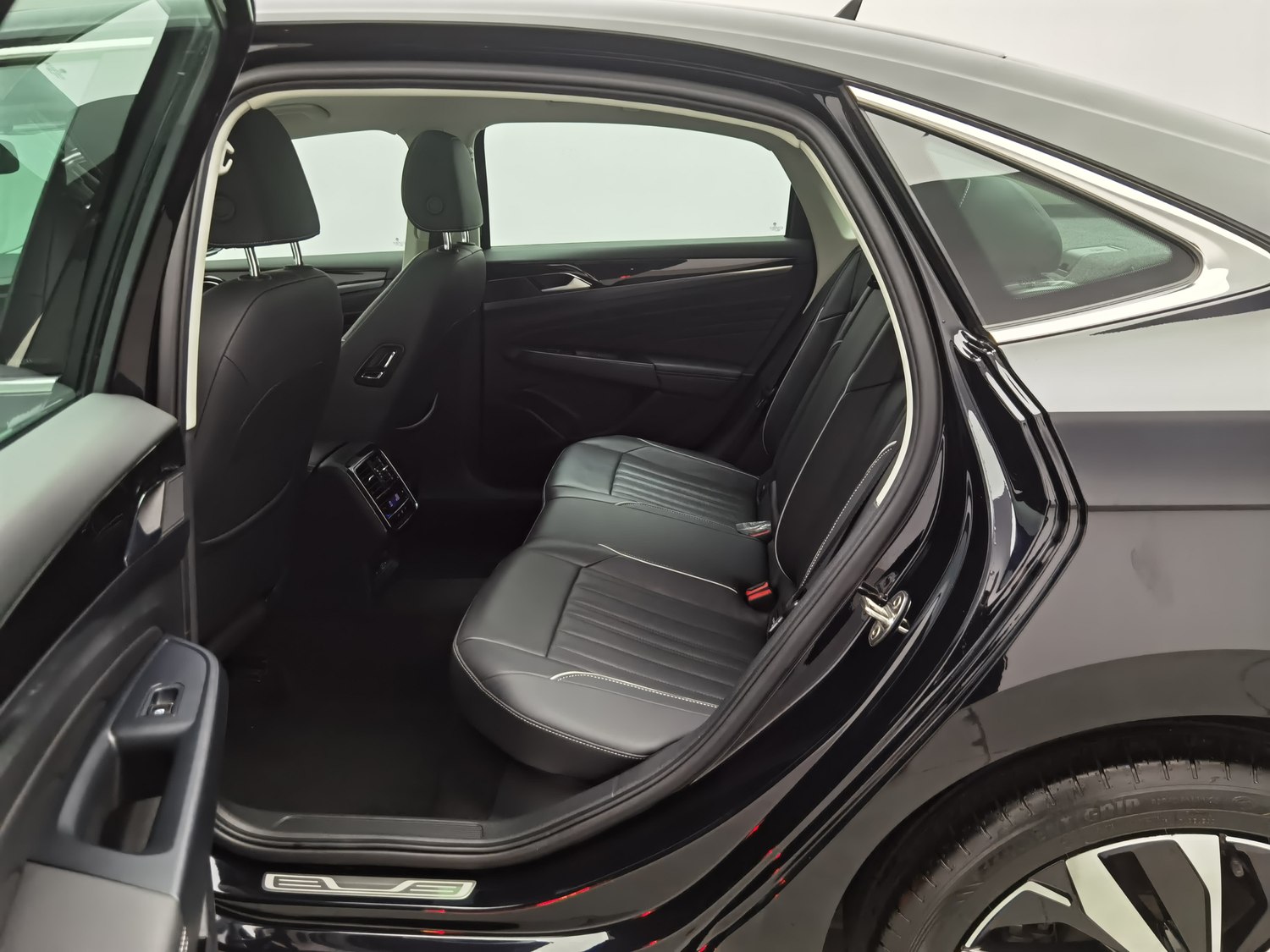 Used Volkswagen Passat 2023 2.0 AT