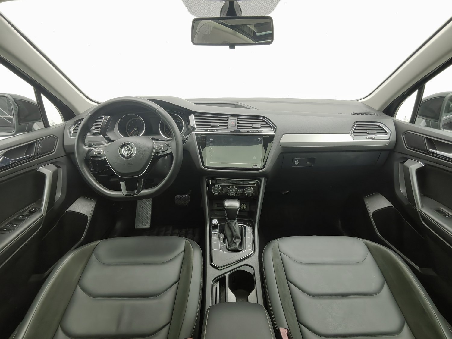 Used Volkswagen Tiguan L 2019 2.0 AT