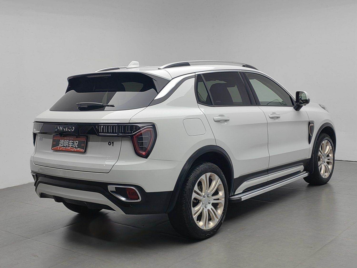 Used Lynk & Co 01 2017 2.0 AT