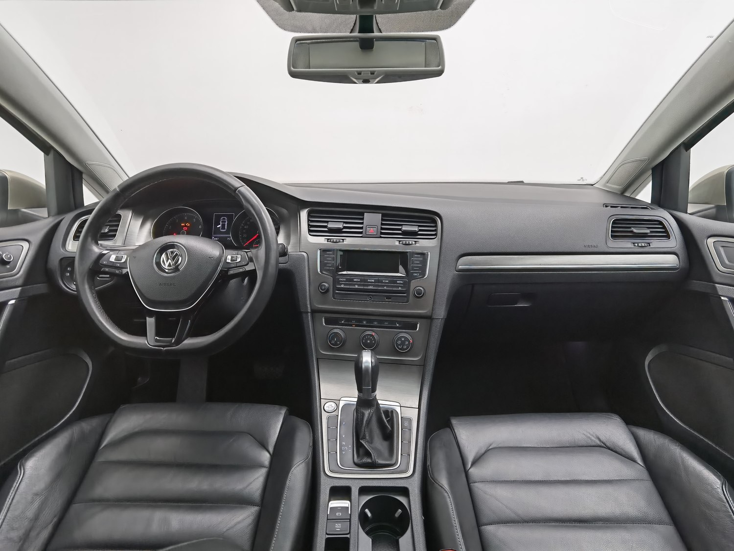 Used Volkswagen Golf 2015 1.4 AT