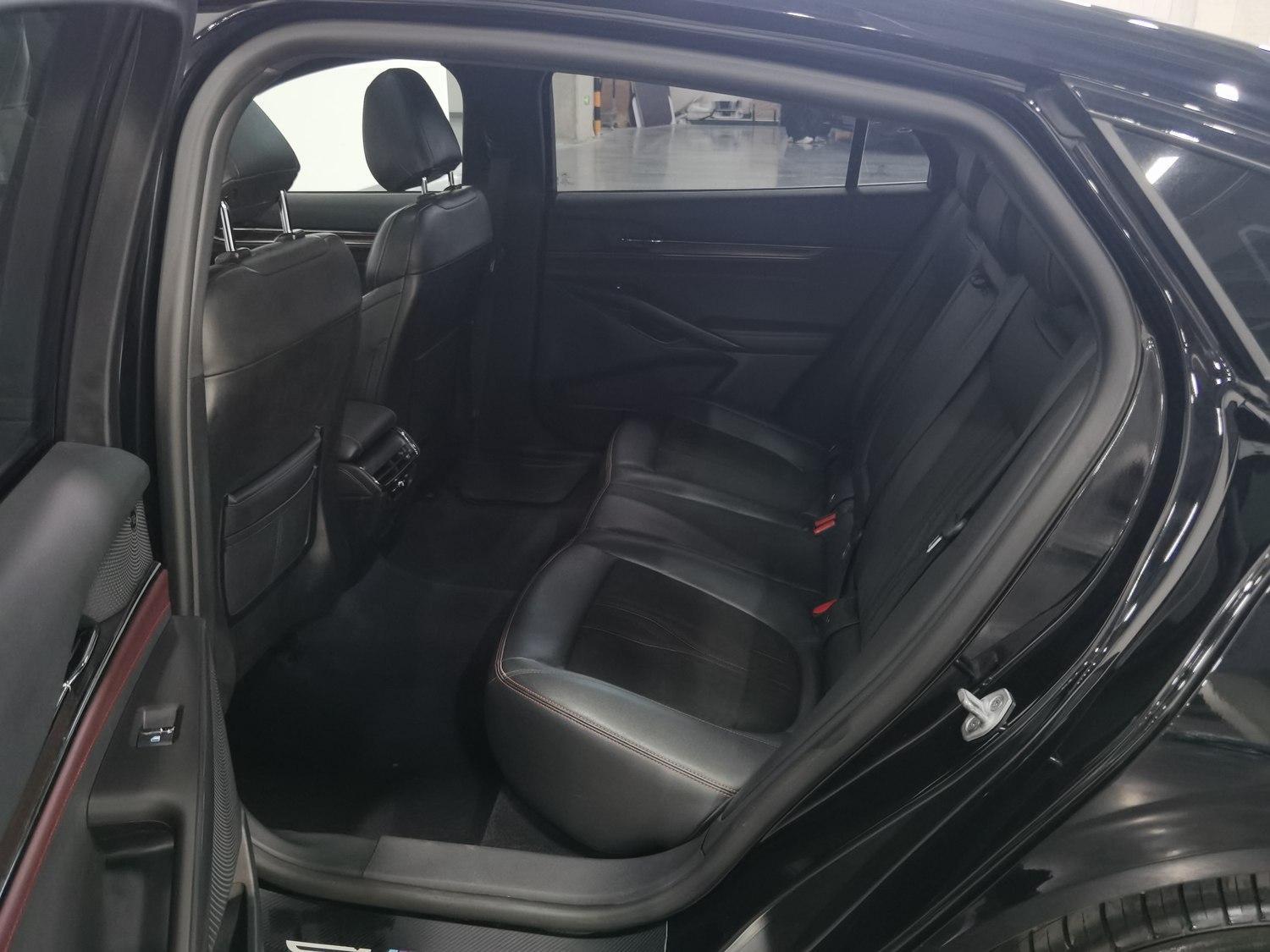 Used Ford Mondeo 2022 2.0 AT
