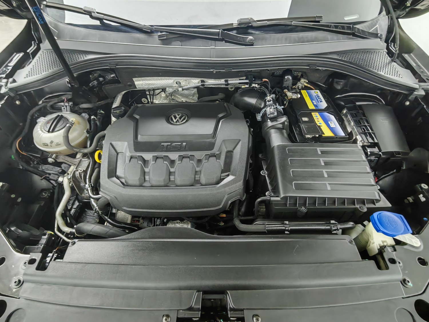Used Volkswagen Tiguan L 2019 2.0 AT
